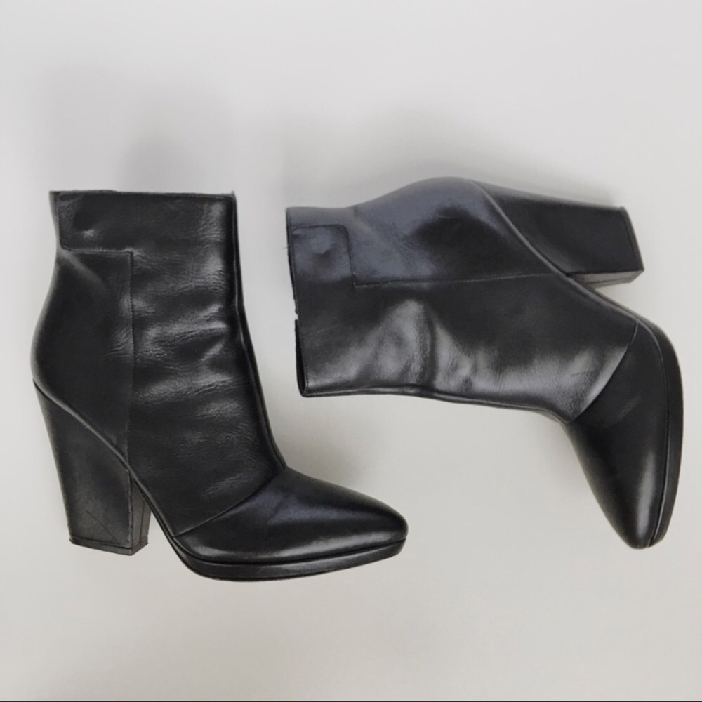 ⚡️Vince. Leather Ankle boots ✨
